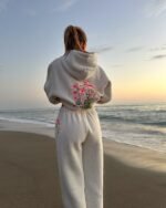Dandy Gift Giving Sweatpants in Heather Gray