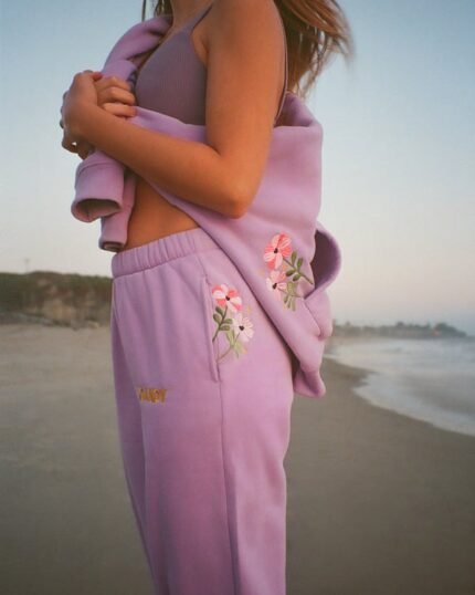 Dandy Gift Giving Sweatpants in Lavender