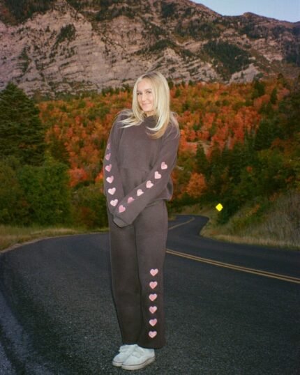 Dandy Heart on My Sleeve Sweatpants in Charcoal Gray